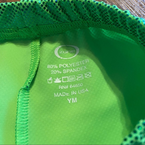 Youth medium green gymnastics shorts - Picture 2 of 4